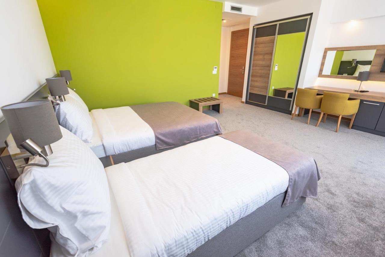 Hotel Stobex Loznica Rum bild