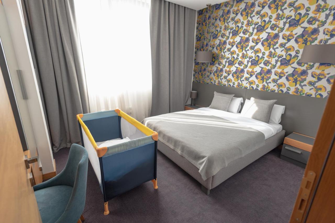 Hotel Stobex Loznica Exteriör bild