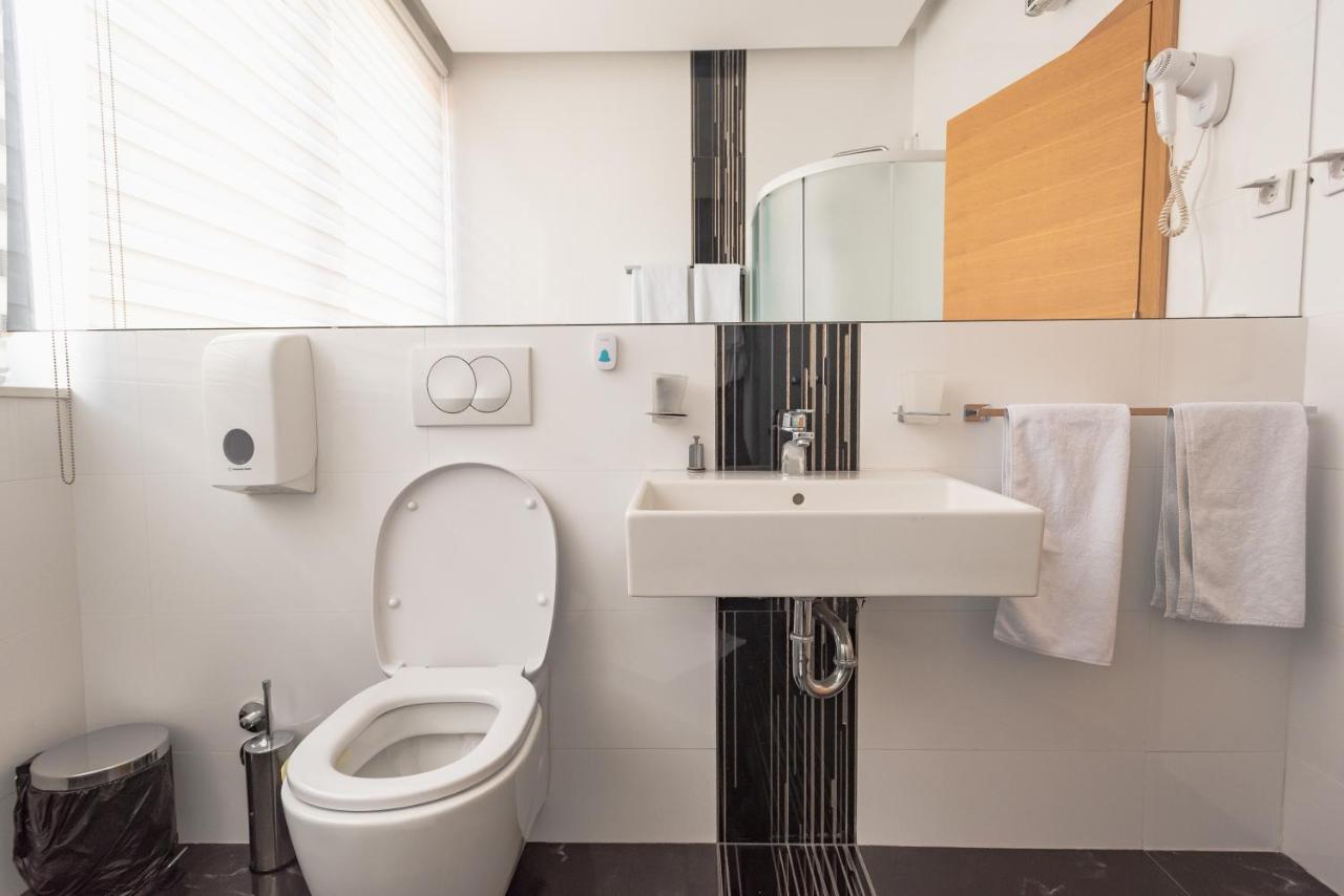 Hotel Stobex Loznica Rum bild