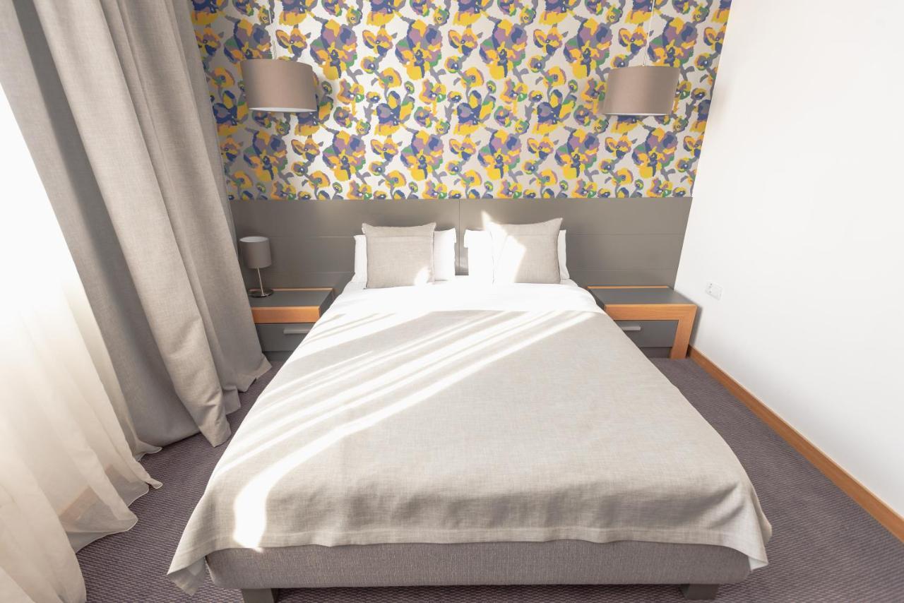 Hotel Stobex Loznica Exteriör bild