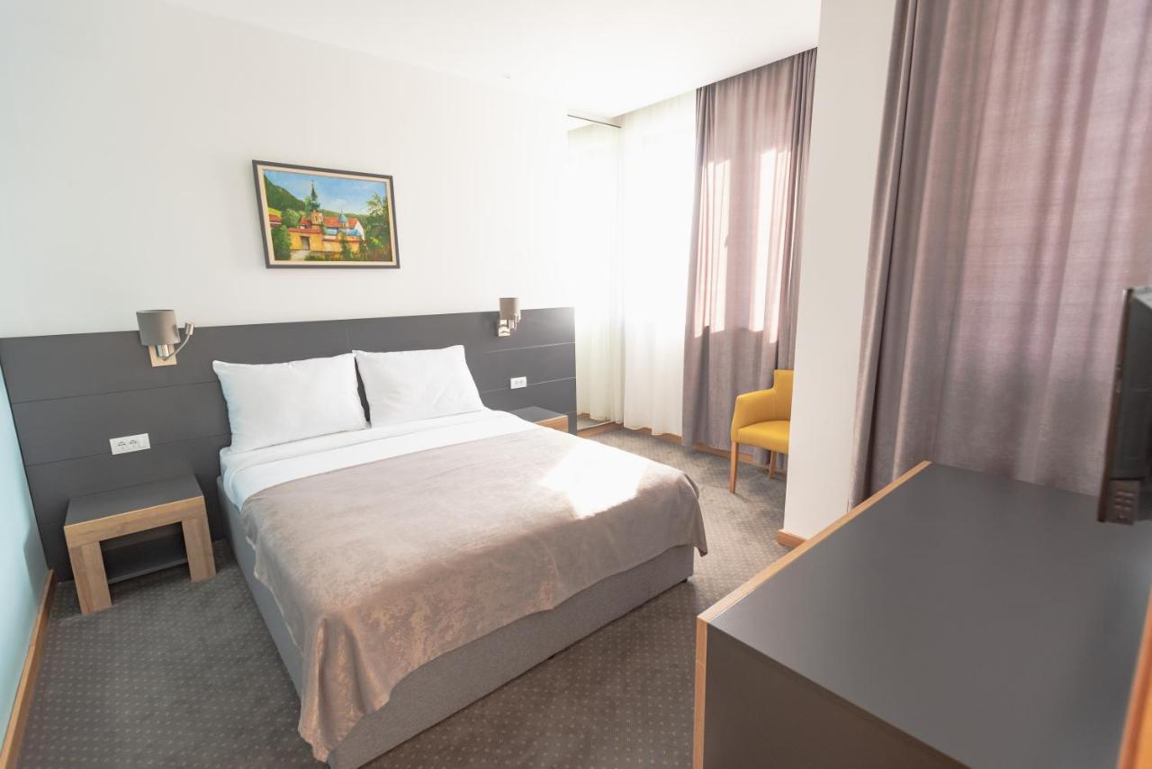 Hotel Stobex Loznica Rum bild